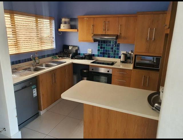 2 BEDROOM APARTMENT FOR SALE IN UMHLANGA CENTRAL